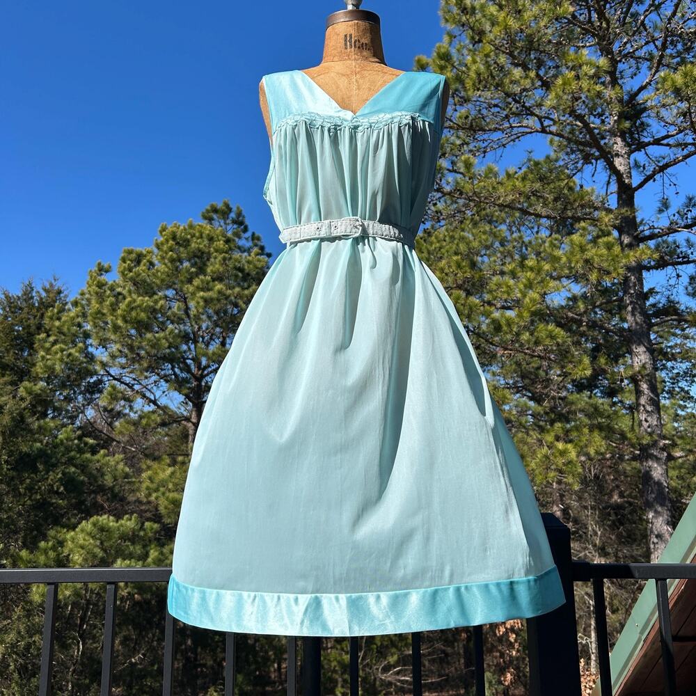 Vintage 70s Vanity Fair Pastel Blue Nylon Sleeveless Nightgown Mini Dress USA